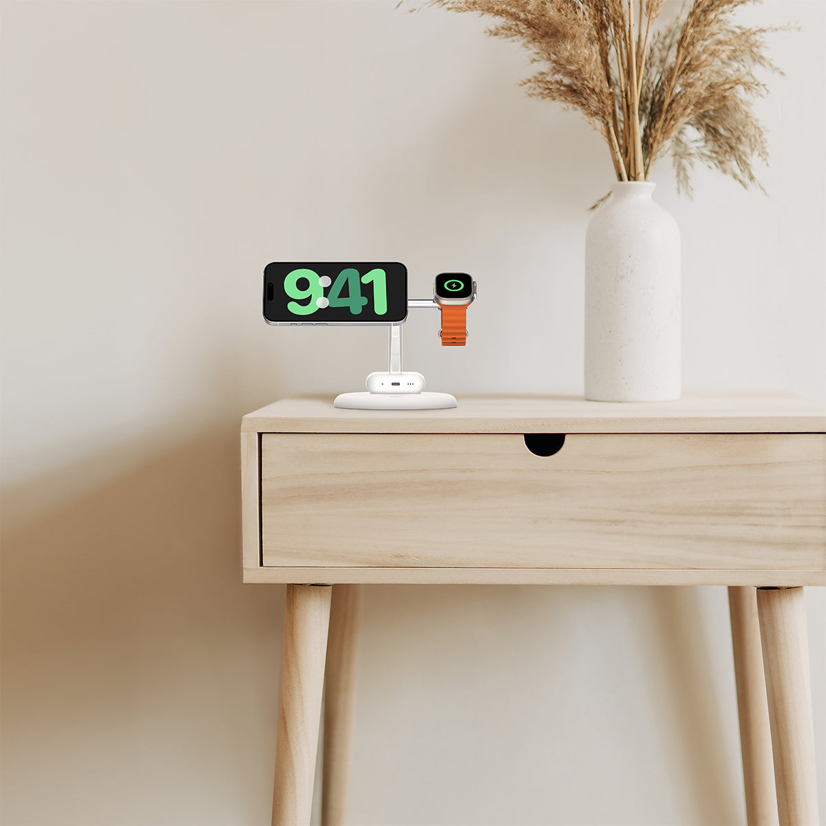 Belkin BoostCharge Pro 3-in-1 - Magentic Wireless Charging Stand with Qi2 15W - White